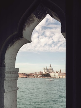 Suite (St Marks View)
