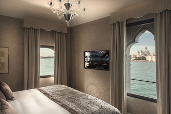 Suite (St Marks View)