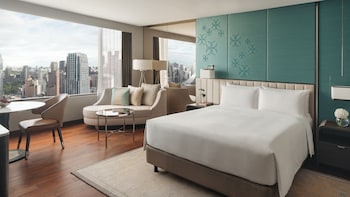 Club Room, 1 King Bed, Accessible, Club Lounge Access
