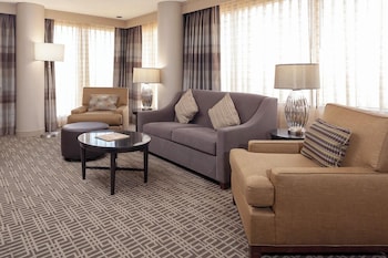 Suite, 1 King Bed, Non Smoking (2 Room, Multi-view)