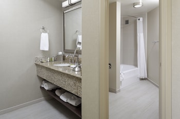 Room, 2 Queen Beds, Refrigerator