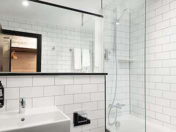 Standard Room, 2 Twin Beds (NEWLY REFURBISHED)