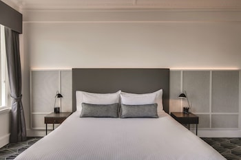 Deluxe Station View Room King or Twin