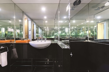 The Alexander Suite
