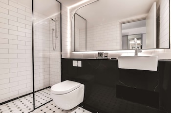 Deluxe Station View Room King or Twin