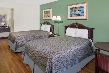 Room, 2 Double Beds, Non Smoking, Poolside