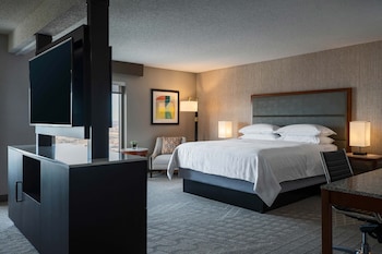 Junior Suite, 1 King Bed with Sofa bed, Corner (View)