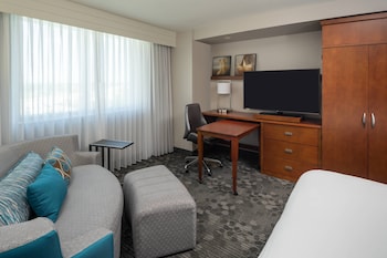 Executive Room, 1 King Bed, Courtyard View