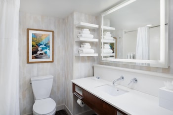 Room, 2 Queen Beds, Microwave
