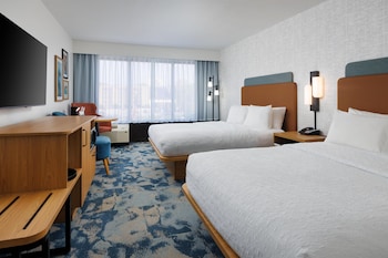 Room, 2 Queen Beds, Microwave