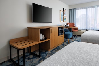 Room, 2 Queen Beds, Microwave