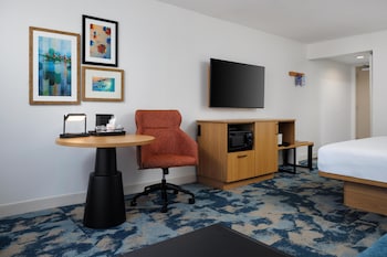 Room, 1 King Bed with Sofa bed, Microwave (Study)