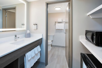 Standard Room, 2 Queen Beds