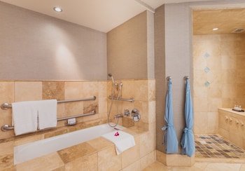 Deluxe Ocean View Accessible Room