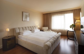 Suite, 3 Bedrooms, Terrace, City View