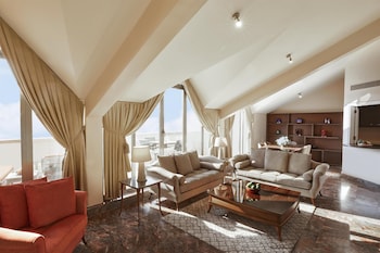 Suite, 3 Bedrooms, Terrace, City View
