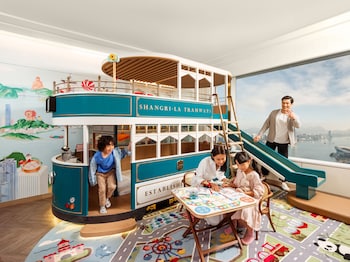 Family Suite (Hong Kong Wonders Themed)