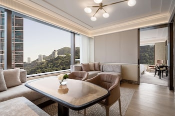 Suite, 1 King Bed, City View