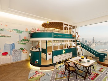 Family Suite (Hong Kong Wonders Themed)