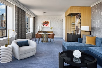 Suite, 1 Bedroom, Lakeside (Mobility Accessible, Roll-In Shower)