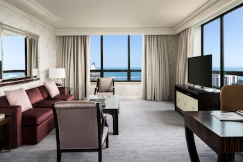 Suite, 1 Bedroom, Lakeside (Mobility Accessible, Roll-In Shower)