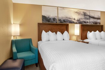 Standard Room, 2 Queen Beds, Non Smoking