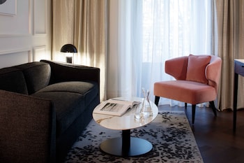 Junior Suite, 1 King Bed (Via Veneto View)