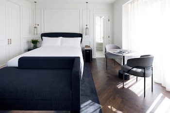 Premium Room, 1 King Bed, Balcony (Cityside)