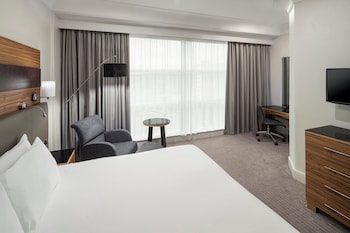 Premium Room, 1 King Bed, Club Lounge Access