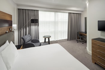 Premium Room, 1 King Bed, Club Lounge Access