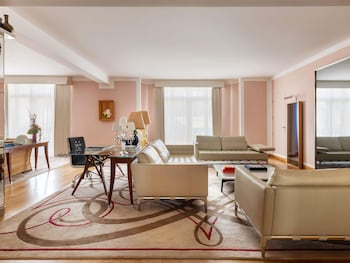 Royal Monceau Suite