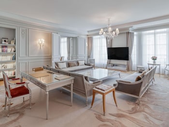 Raffles Presidential Suite