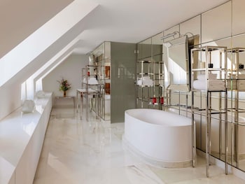 Penthouse Suite
