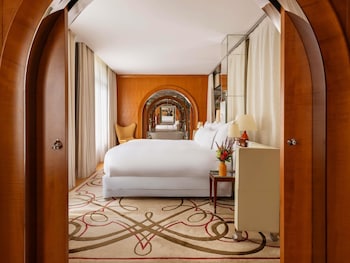 Signature Suite