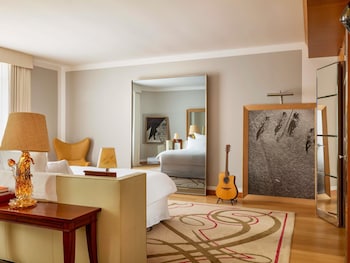 Gallery Suite