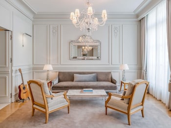 Raffles Presidential Suite