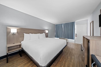 Standard Room, 1 King Bed, Non Smoking