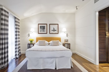 Gallery Deluxe Room