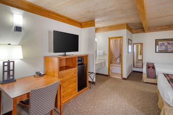 Suite, 2 Queen Beds, Non Smoking, Refrigerator & Microwave
