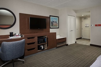 Room, 2 Queen Beds, Accessible, Bathtub