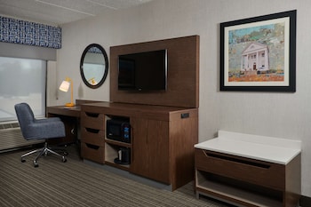 One king refrig/micro ns