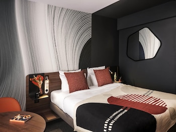 Executive Double Room, 1 Queen Bed with Sofa bed (Eiffel Tower View)