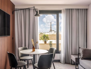 Superior Suite, 1 Queen Bed, City View (Eiffel Tower view)