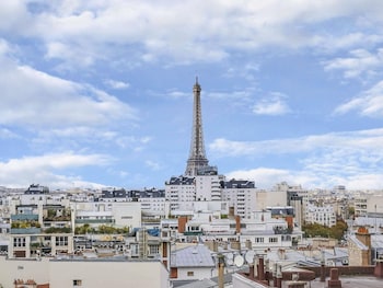Superior Suite, 1 Queen Bed, City View (Eiffel Tower view)