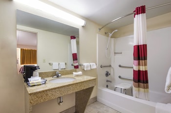 Deluxe Room, 1 Queen Bed, Accessible, Non Smoking
