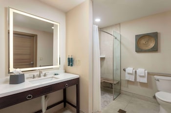 Suite, 1 King Bed, Accessible (Mobility, 3x3 Shower)