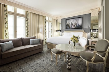 Premium Room, 1 King Bed (Luxury)