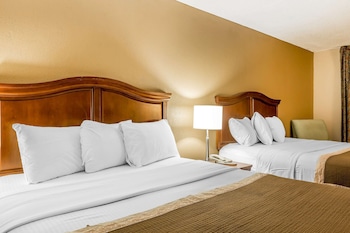 Standard Room, 2 Queen Beds, Non Smoking
