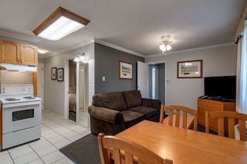 Suite, Multiple Beds, Non Smoking, Kitchen (with Sofabed, Full Kitchen)