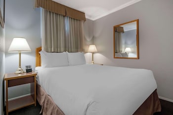 Standard Room, 2 Double Beds, Non Smoking, Kitchenette